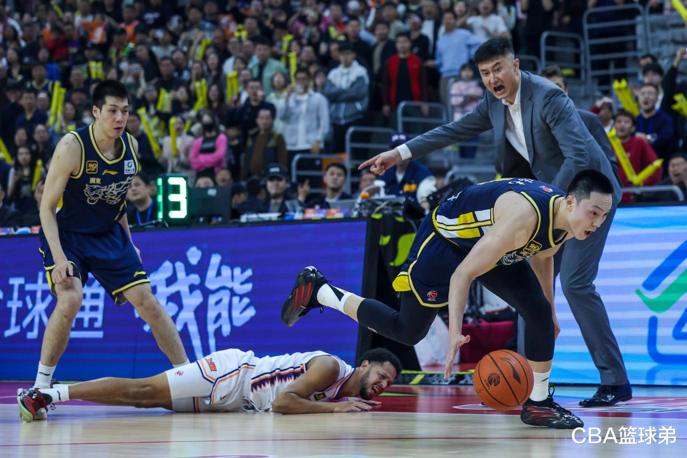 包含主帅下课风波,队员团结一心反击逆境的词条 包含主帅下课风波,队员团结一心反击逆境的词条