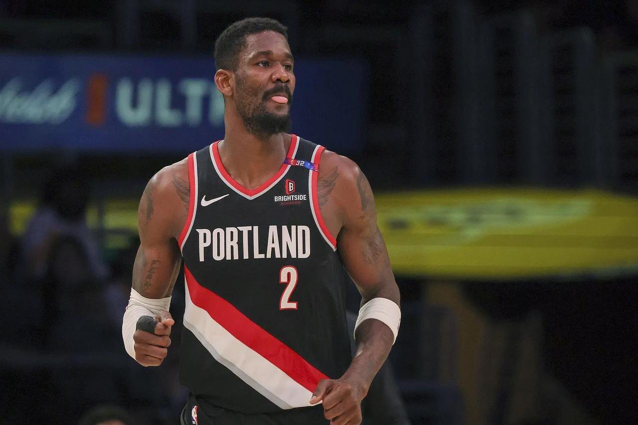 开拓者队意外惨败前景蒙上阴影