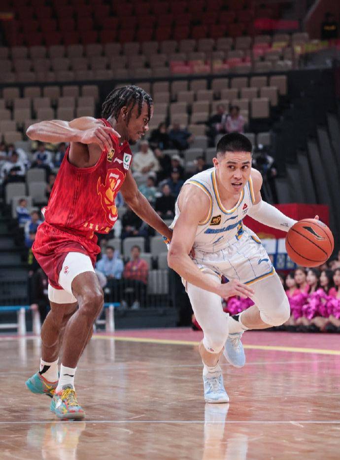 包含猛龙后卫遭遇伤病，球队战力受影响的词条