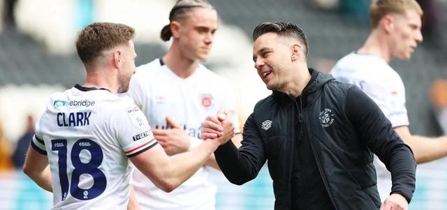 关于伯恩利停滞不前，球迷纷纷呼唤新变革的信息