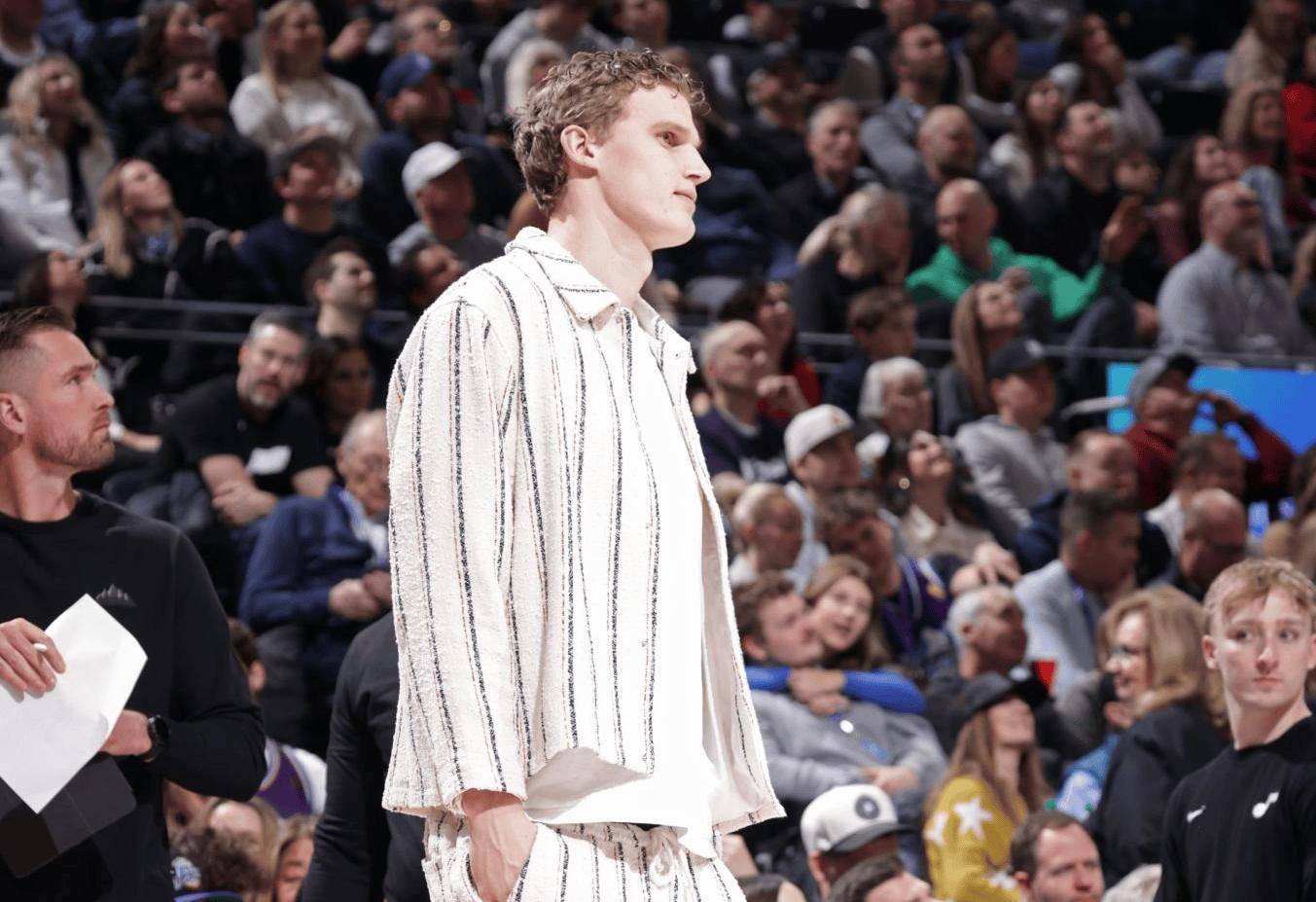 爵士爆发新星,爆发新星刷新纪录,球队未来可期球队迎来希望!的简单介绍 爵士爆发新星,爆发新星刷新纪录,球队未来可期球队迎来希望!的简单介绍