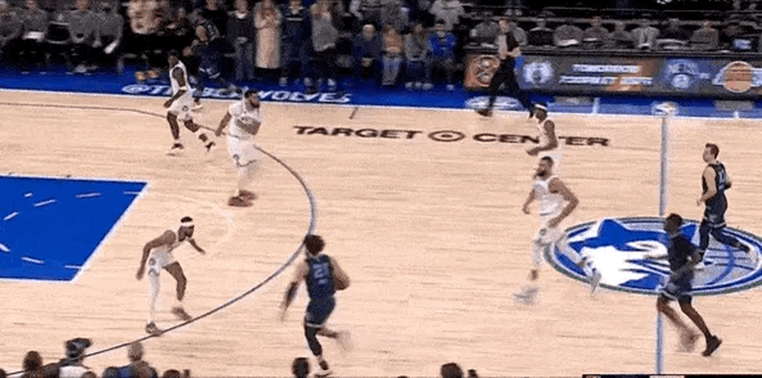 西亚卡姆险胜唐斯,爆发新星关键表现点燃全场! 西亚卡姆险胜唐斯,爆发新星关键表现点燃全场!