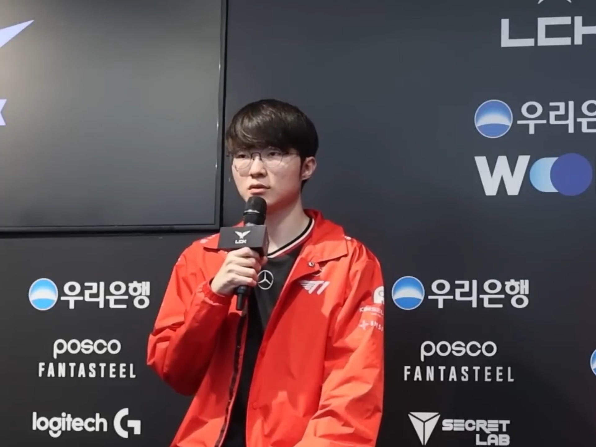 日本队教练压力巨大！，Faker遭遇十五持续失利全场沸腾不已的简单介绍